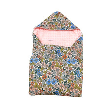 Load image into Gallery viewer, Eleanor travel blanket