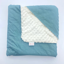 Load image into Gallery viewer, 5 point Teal Spot travel blanket