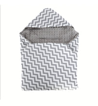 Load image into Gallery viewer, 5 Point Grey chevron travel blanket