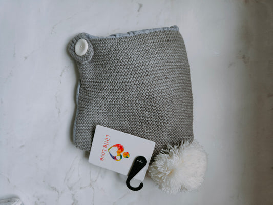 Baby bonnet hat, suitable for 6-12 months.  Perfect for keeping babies ears warm in winter.